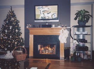 3 Briar Ln, West Chicago, IL