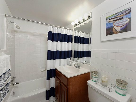 2nd image of 261 Congressional Ln #213