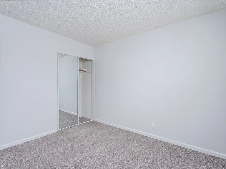 6037 N Haven Dr — Photo 12