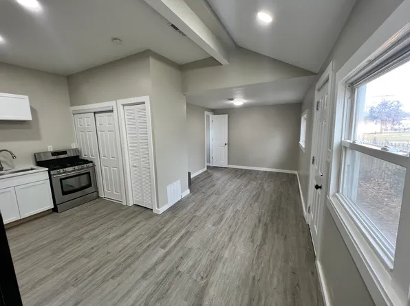 515 E North A St APT B, Gas City, IN 46933