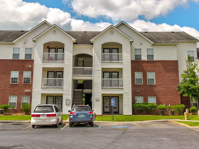 Plymouth Ridge Apartments — Photo 3