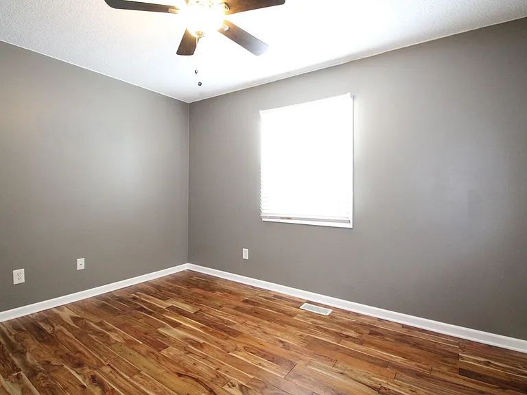 1021 Aspen Dr — Photo 8