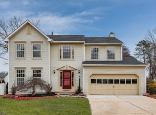 6 Jaques Ct, Sicklerville, NJ 08081
