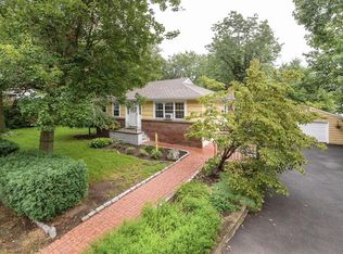 36 Gainsville Rd, Dedham, MA 02026