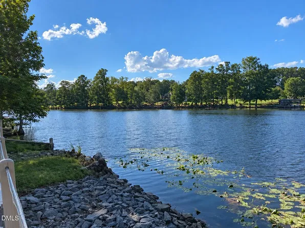 945 S Lakeside Dr #F, Four Oaks, NC 27524