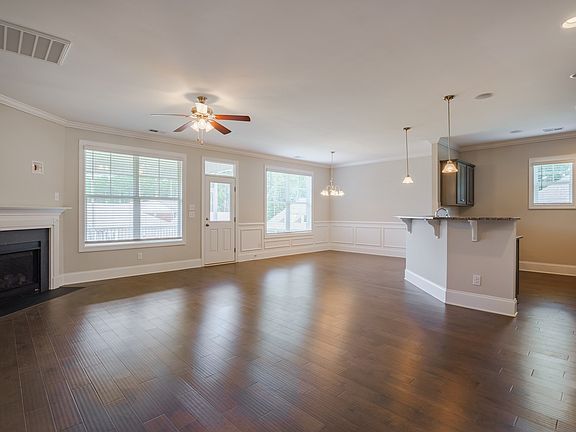 4th image of 306 Berlandier Ln