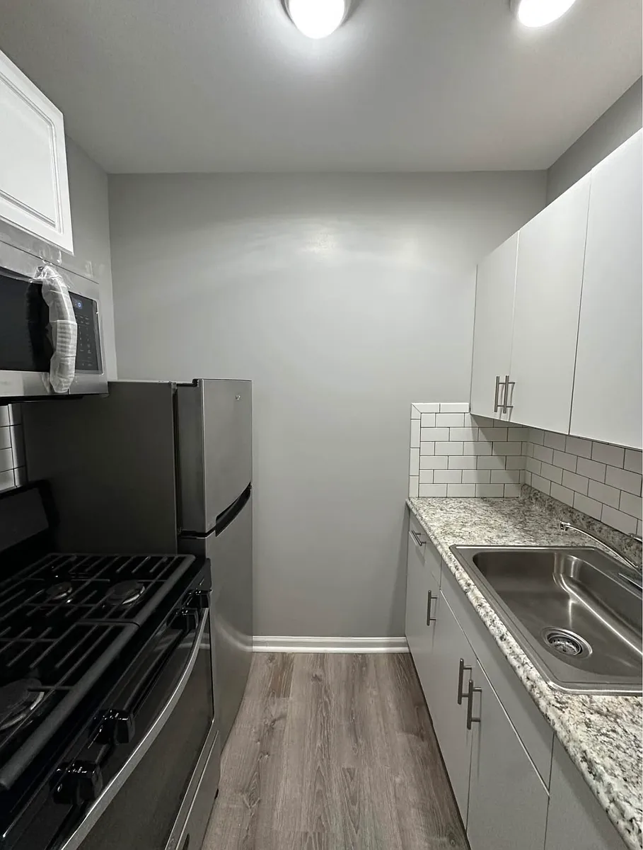 Building Photo - 4237 N Kenmore Ave #1