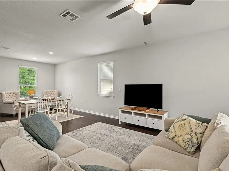 5308 Golden Canary Ln — Photo 9