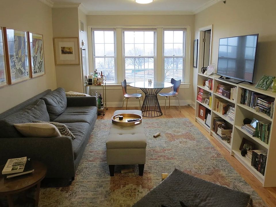 1st image of 534 Beacon St APT 406