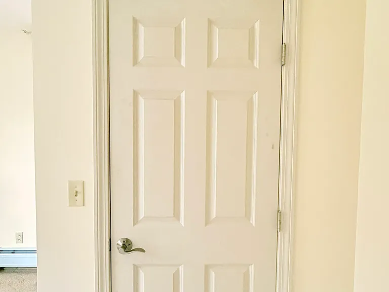 191 College St #203 — Photo 32