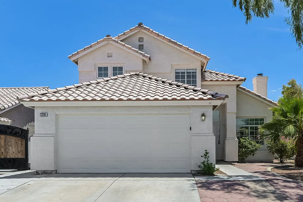 4 bed, 3.0 bath, 1713 sqft, $2,205 — Photo 1
