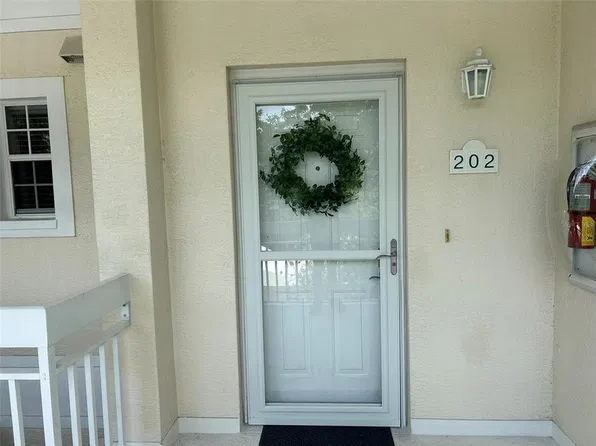 3803 54th Dr W Unit 202, Bradenton, FL 34210