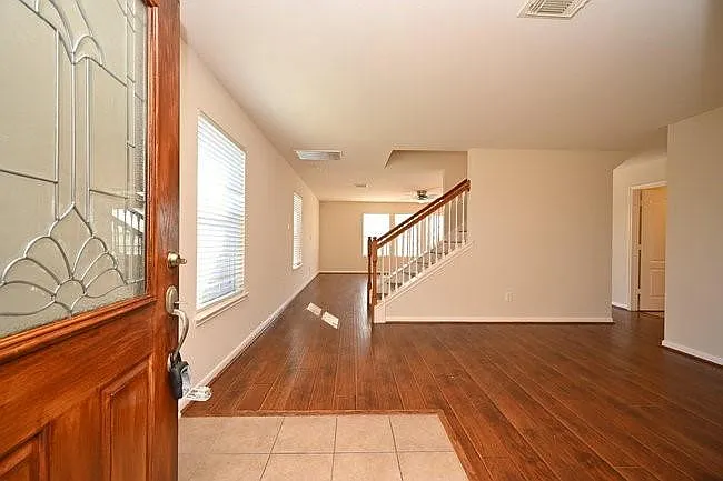 9403 Coatsworth Dr — Photo 41