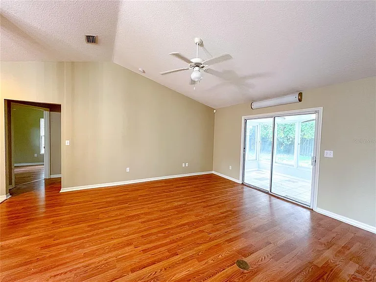 8414 SW 66th Ln — Photo 3