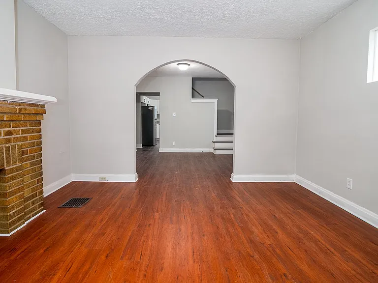 1159 Linwood Ave — Photo 17
