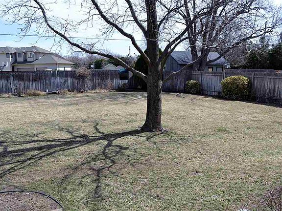 2nd image of 2404 Westminster Dr
