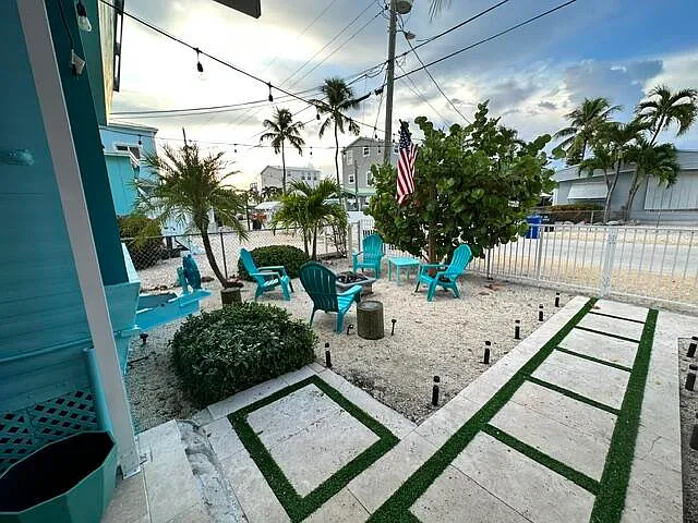 2 bed, 1.5 bath, 810 sqft, $2,500 — Photo 3