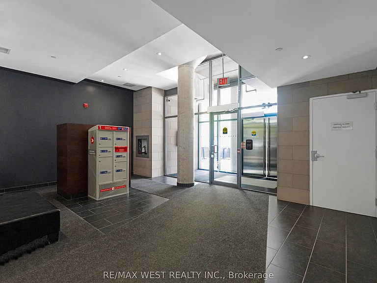 42 Camden St #303 — Photo 3