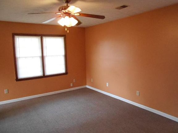 2nd image of 442 Bedford Bay Ln