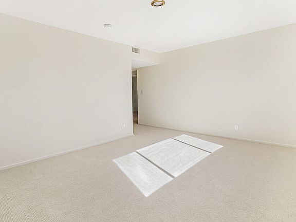 3rd image of 1539 N Laurel Ave #16