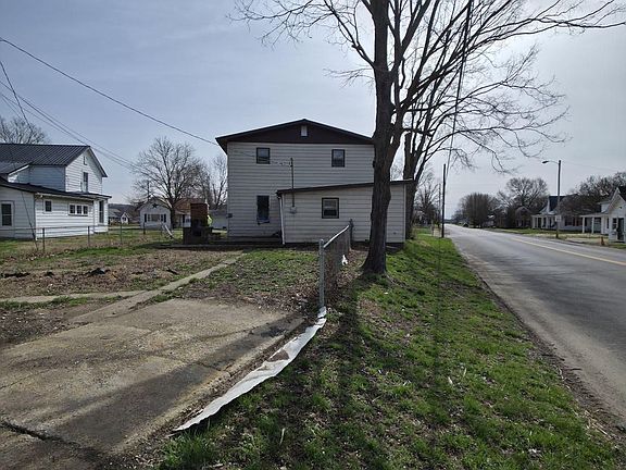 5th image of 304 W 5th St