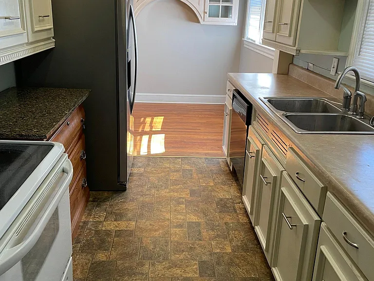 21 Blackburn St — Photo 12