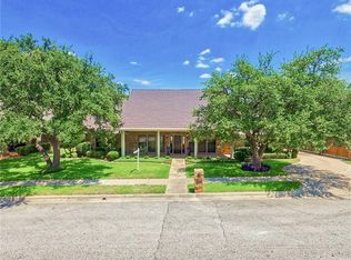 3200 Creighton Ln, Bedford, TX 76021