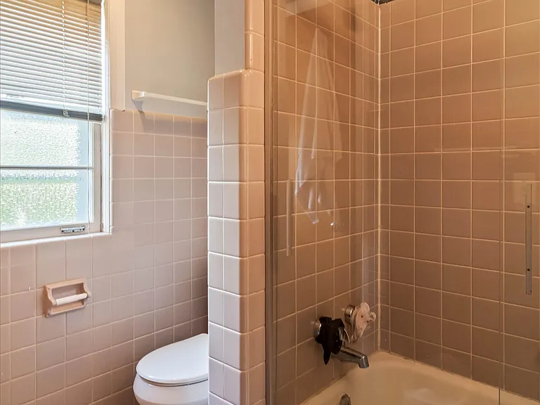 745 Greenview Pl — Photo 18