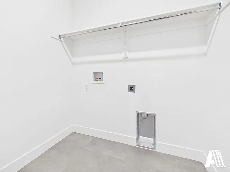 447 E 650 N — Photo 15