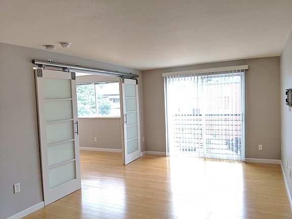 3rd image of 1032 N Clarkson St APT 306