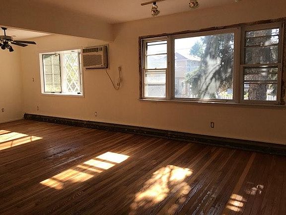 4th image of 129 Cedar Ave