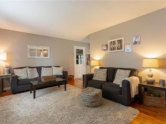 3rd image of 1215 Tamara Dr