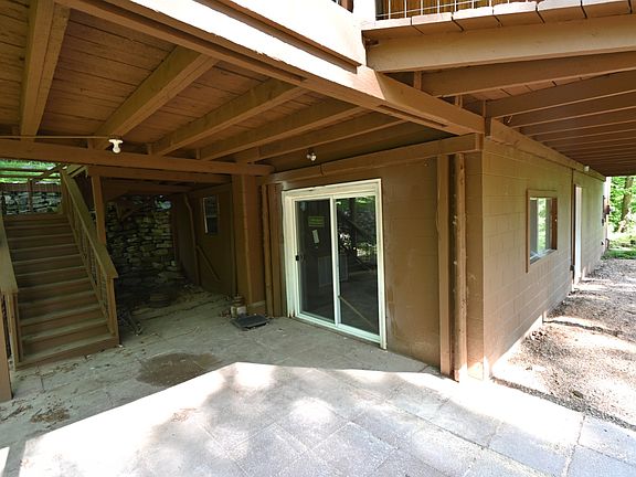 5th image of 1464 Marsh Creek Rd