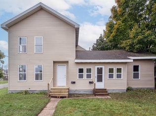200 W Beacon Ave, New London, WI 54961