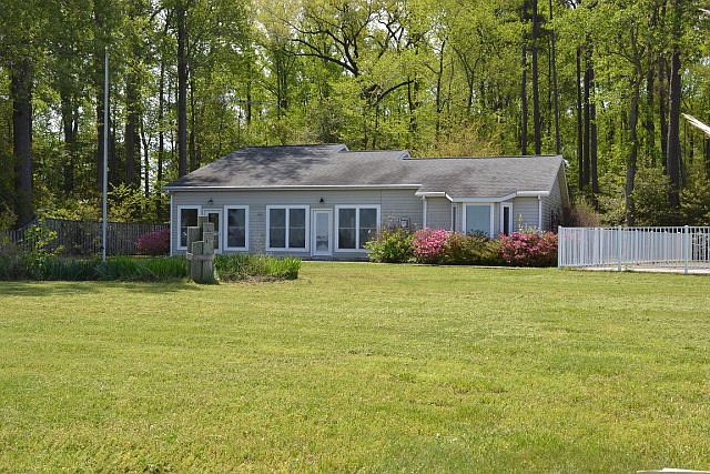 1st image of 483 Potomac Dr