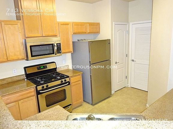 5th image of 713 Vessona Cir