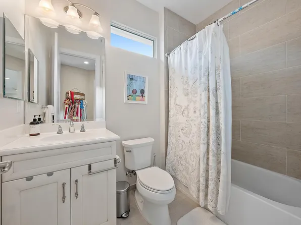 1607 E Hemingway Drive, Juno Beach, FL 33408