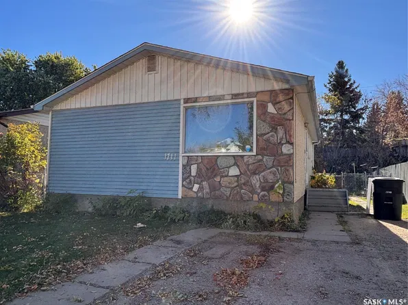 1711 13th Street W, Prince Albert, SK S6V 3K2