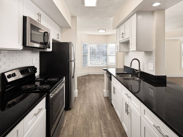 200 Colonial Homes Dr NW APT 1009