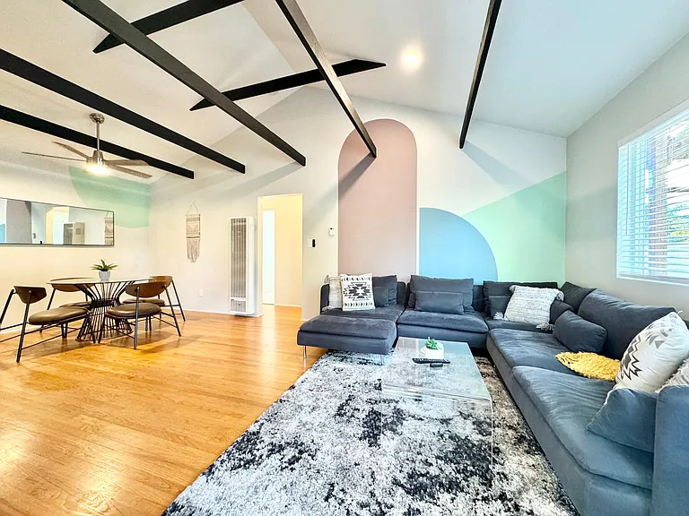 1861 Oliver Ave — Photo 9