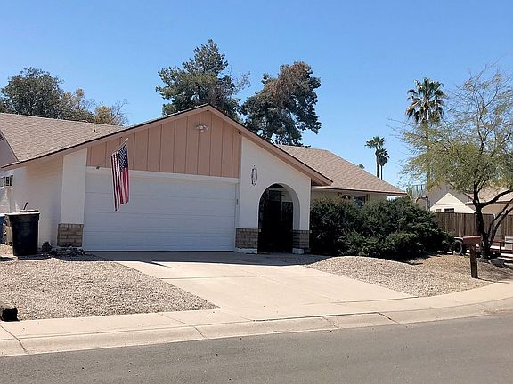 2nd image of 3104 N Woodburne Dr