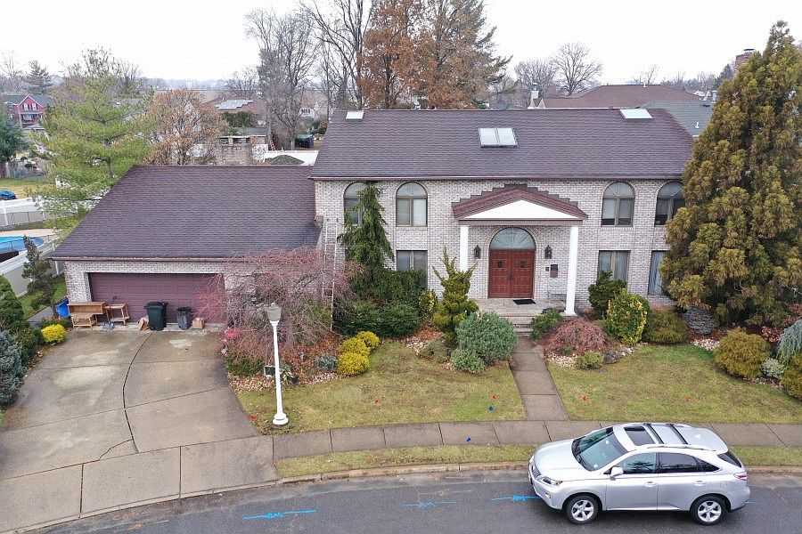 2nd image of 23 Mariani Dr