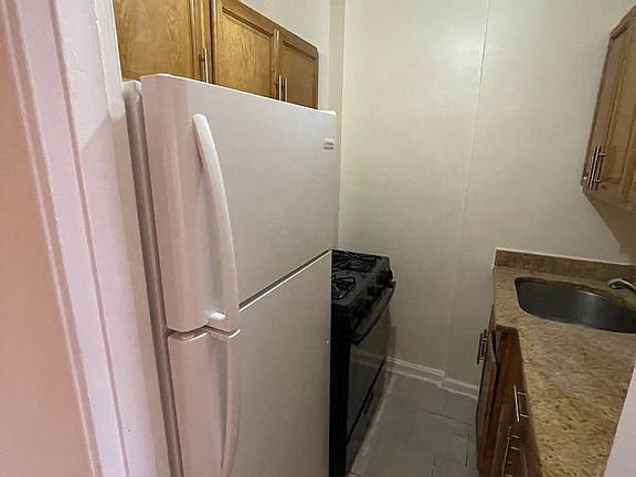 5th image of 2701 Ocean Ave #72