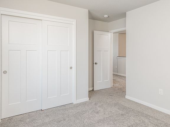 5th image of 15147 Bellflower Ln