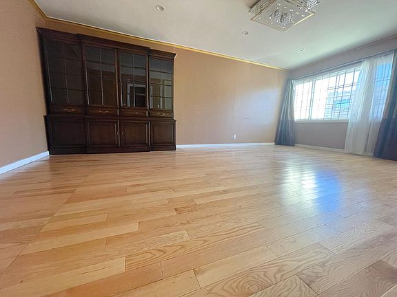 4th image of 50 Castillo St