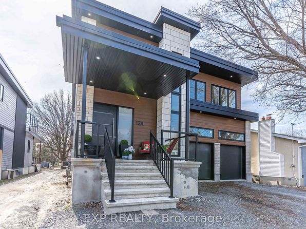 12 A Viewmount Dr, Ottawa, ON K2G 1R5