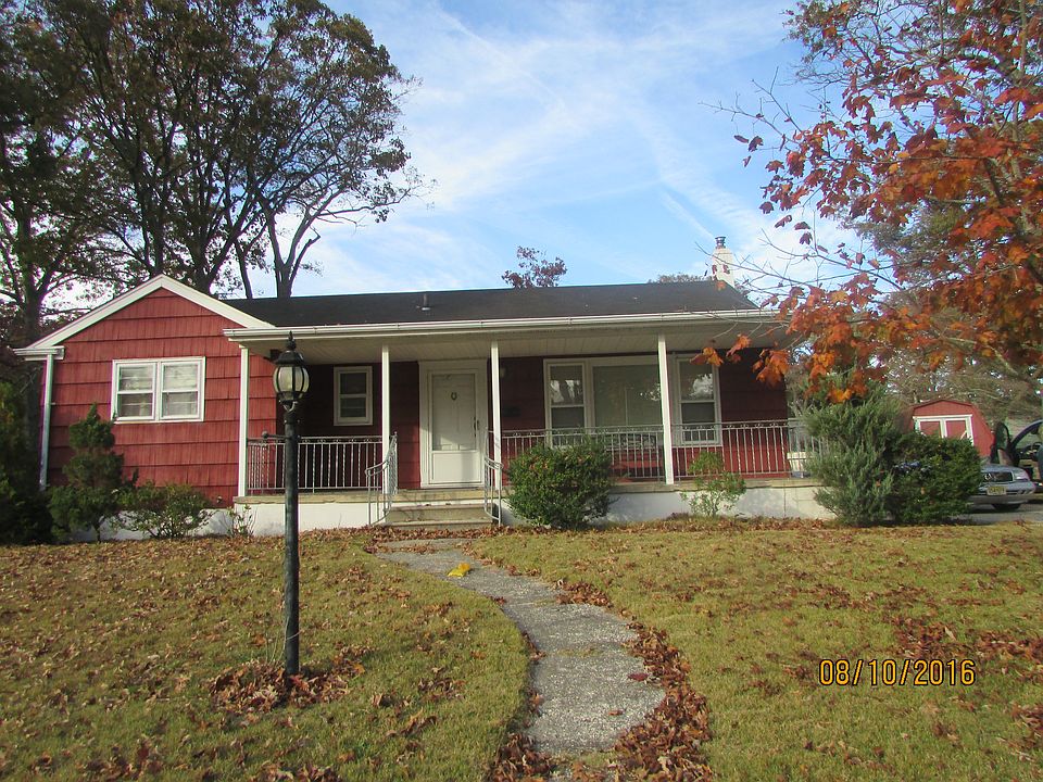 3 bedroom ranch on large lot