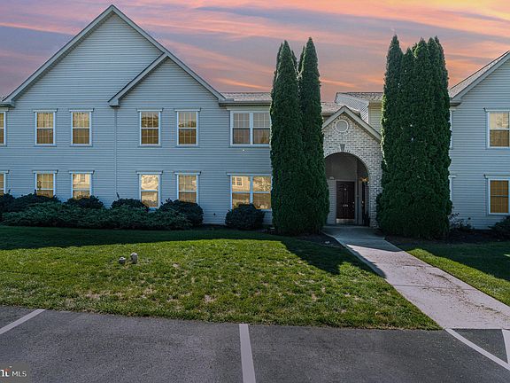 2nd image of 126 Hiddenwood Dr