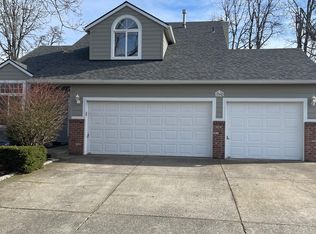 19342 Auburn Dr, Oregon City, OR 97045