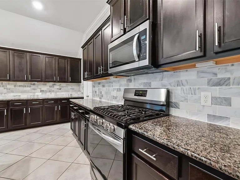 134 S Bearkat Ct — Photo 8